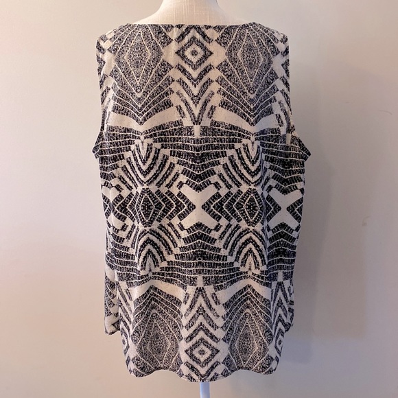 Dalia women’s plus geometrical design sleeveless top soft lightweight size 2X - Picture 5 of 11